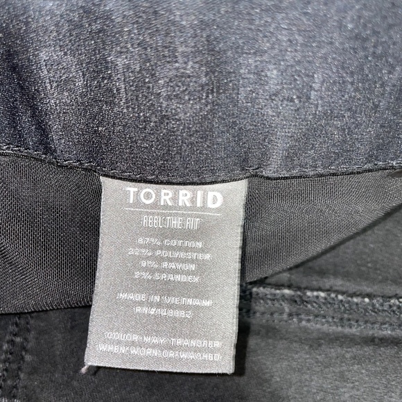Torrid Bombshell Skinny High Rise Stretchy Skinny Stripped Black Jeans Sz 22R - Picture 6 of 10